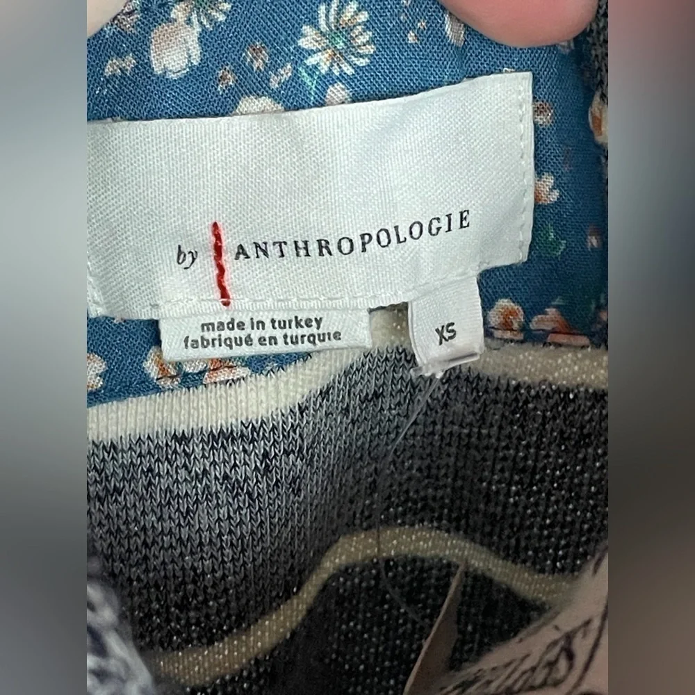 Anthropologie Womens XS Devin Textured Gray & White Striped Sweater Top-Raw Edge